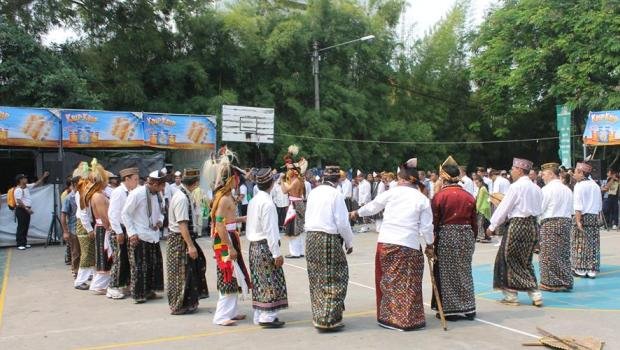 Danding, turut membuat suasana jadi meriah. (Foto: Lorens Yosef)