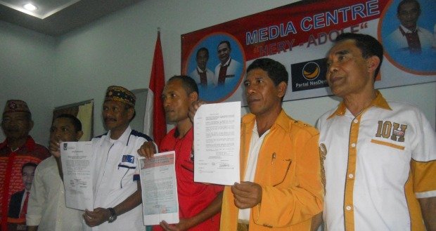 Konferensi pers pimpinan parpol pengusung Paket Heri-Adolf di Ruteng, Rabu (22/7/2015) (Foto: Ardy Abba/Floresa)